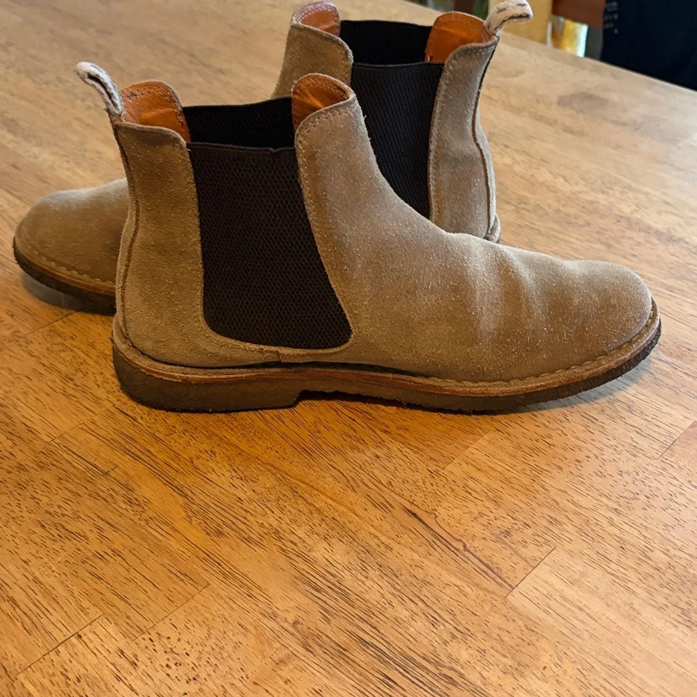 Huckberry Men's Suede Chelsea Boots
